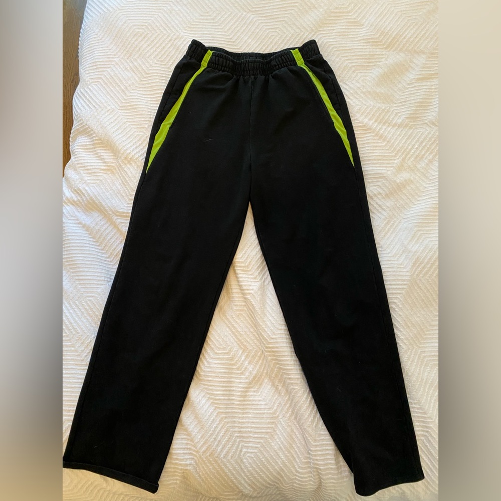 Fun cozy pants found at Vintage pop-up called “select vintage.” Fits sizes 4-8!